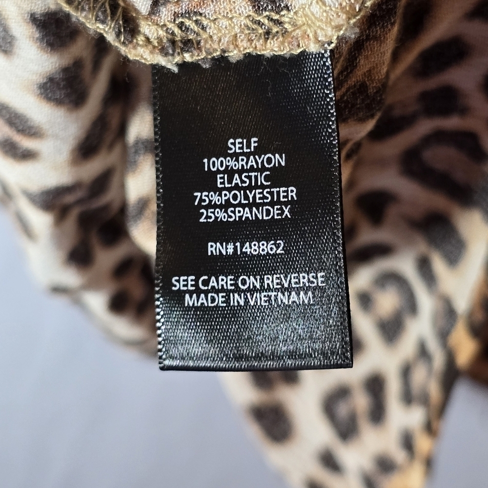 Torrid Leopard Print High Neck Flowy Short Sleeve Blouse Career Punk Elder sz 2X - Picture 7 of 8